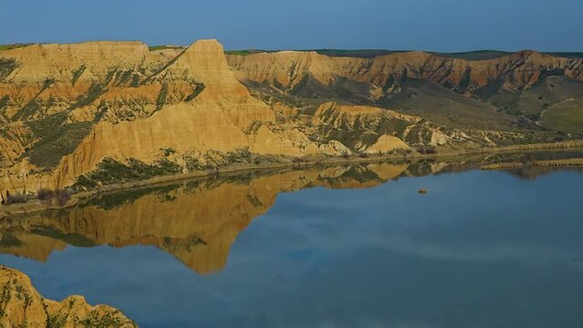 Eroded landscape of the C&aacute;rcavas or Barrancas de Buruj&oacute;n in the surroundings of the Castrej&oacute;n reservoir. Province of Toledo, Castilla-La Mancha, Spain, Europe