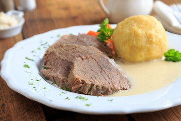 Tafelspitz mit Meerettichsauce und Kloß