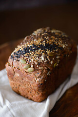 bread with seeds