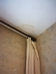 dampness moisture on ceiling