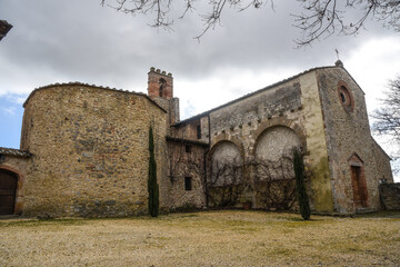 Fototapeta na wymiar Pieve di Santa Maria a Castello, Monteriggioni (Siena)