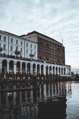 Naklejka premium hamburg houses on the waterside