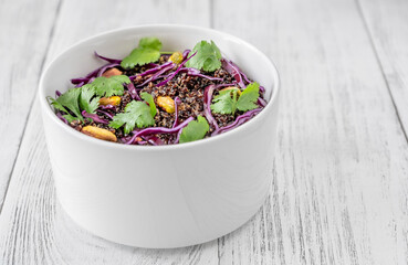 Crunchy quinoa salad