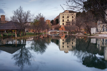 Fototapeta na wymiar Thermal lake in Alhama de Aragon, famous for its spas, Spain