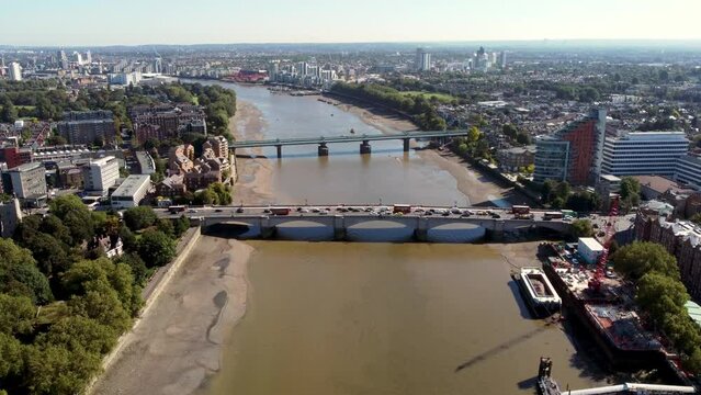 Putney bridge towards wandsworth park and riverside