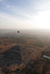 Teotihuacan baloon