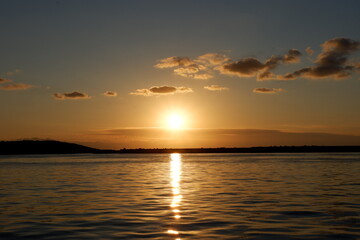 海に落ちる夕日