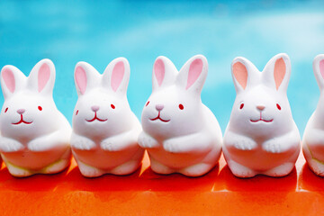 うさぎ神社と呼ばれる岡崎神社のかわいいうさぎ（うさぎみくじ）（日本京都府京都市）　Cute rabbit (rabbit fortune) at Okazaki Shrine, also called Rabbit Shrine (Kyoto City, Kyoto Prefecture, Japan)
