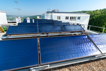 Installation de panneaux solaire thermique pour la production d'eau chaude sanitaire collective sur...