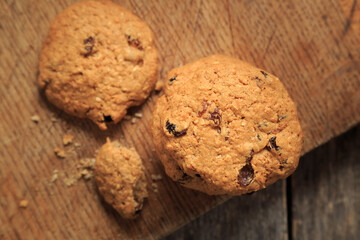 Oatmeal cookies with raisins, coconut and cinnamon.