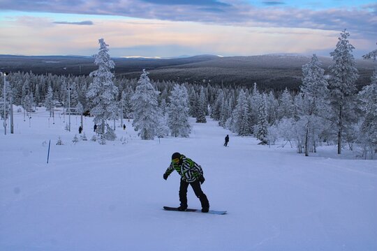 Skiing and snowboarding in the solitude of finish Lapland