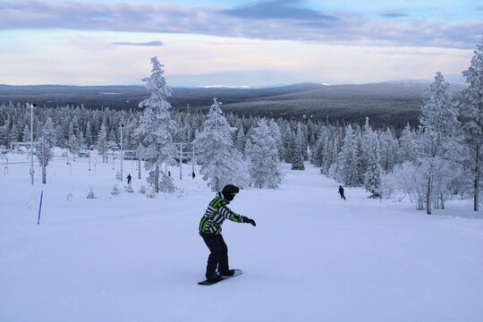Skiing and snowboarding in the solitude of finish Lapland