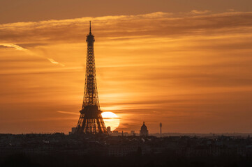 Fototapeta na wymiar Lever de soleil sur Paris 