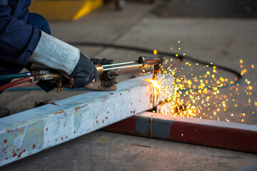 Welding, gases and oxygen to weld and cut metals. content safety accessories. Metal cutting, steel...