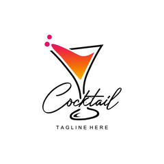 Cocktail logo design vector vintage. alcohol drink icon. cocktail glass vector retro design template - obrazy, fototapety, plakaty