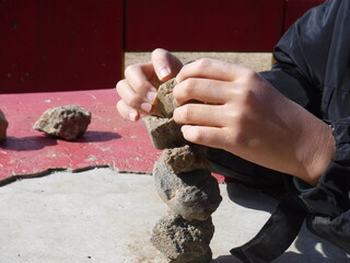 Fototapeta premium 石を積む遊び 〜Play with stones