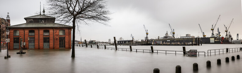 Panorama Elbe AHfen Hamburg Hochwasser - obrazy, fototapety, plakaty