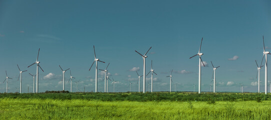 Windpark an der Schwarzmeerküste in Bulgarien
