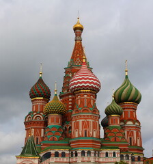 Fototapeta na wymiar Saint Basil's Cathedral, is an Orthodox church in Red Square of Moscow, and is one of the most popular cultural symbols of Russia. The Cathedral of Vasily the Blessed.