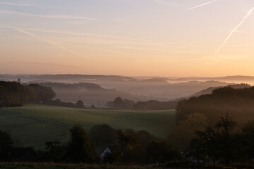 Morgen und Nebel im Bergischen Land