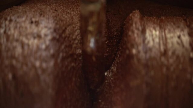 Industrial Machine Conching And Refining Dark Chocolate