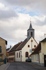 Fototapeta na wymiar einselthum, hauptstrasse und evangelische kirche