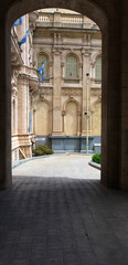 Obraz premium entrance to the cathedral