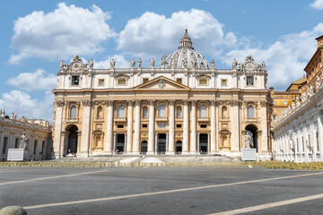 Fototapeta na wymiar saint peter's basilica in vatican 