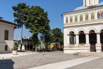 Fototapeta na wymiar Patriarchal Palace in city of Bucharest, Romania