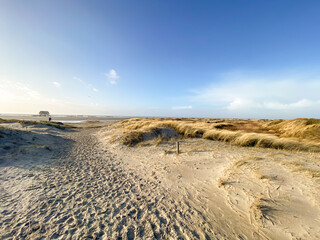 Strand von St. Peter Ording an der Nordseek&uuml;ste ist &uuml;berschwemmt nach einer Sturmflut. Die Fotos wurden bei ruhigem und sch&ouml;nem Wetter aufgenommen.