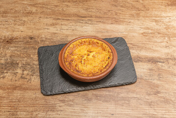 The quesada pasiega is a typical dessert from the Valles Pasiegos region, in Cantabria, made from milk rennet, butter and sugar.