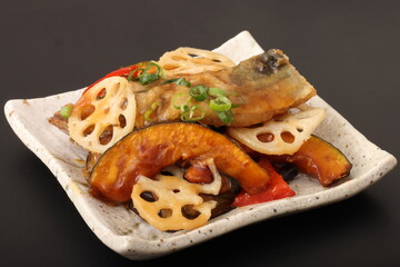 さんまと野菜の黒酢あんかけ