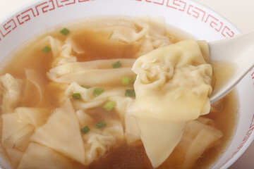 ワンタンスープ