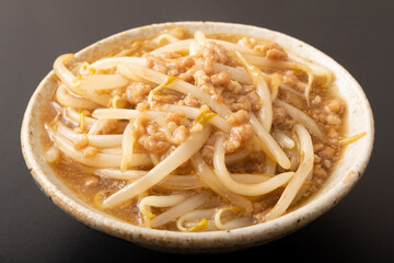 もやしとひき肉のあんかけ
