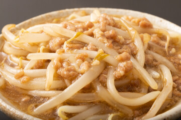 もやしとひき肉のあんかけ