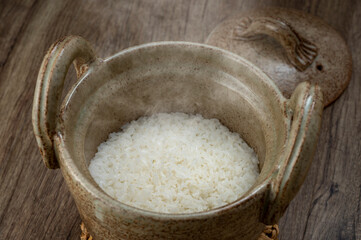 炊きたてご飯　土鍋ご飯