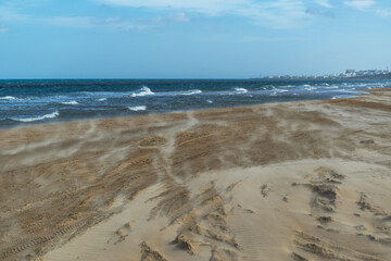 Bord de mer par un jour venteux en hiver