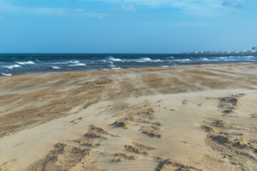 Obraz premium Bord de mer par un jour venteux en hiver