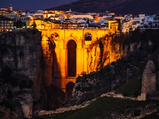 Photo sur Plexiglas Ronda Pont Neuf Night view of Ronda town with old bridge, Andalusia, Spain.