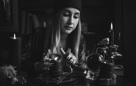 รูปภาพFatum เลือกดูภาพถ่ายสต็อก เวกเตอร์ และวิดีโอ228 Adobe Stock