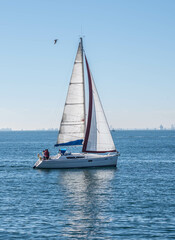 Fototapeta na wymiar sailboat on the sea 