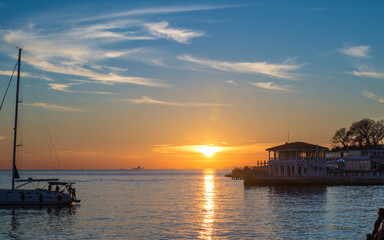 Fototapeta na wymiar sunset over the harbor istanbul