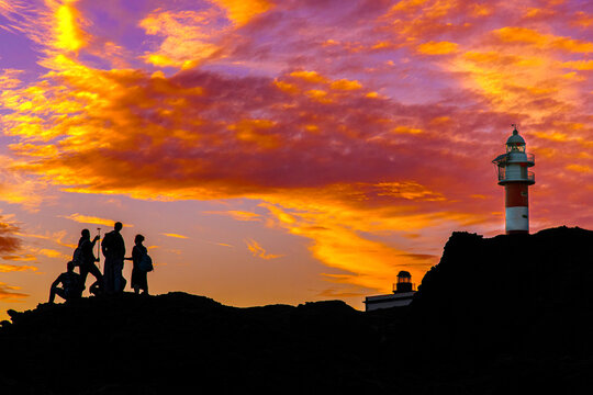 Puesta de sol en Punta de Teno, Tenerife