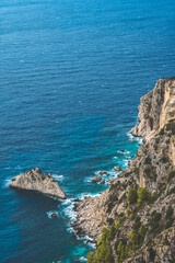 Fototapeta na wymiar Ocean cliffs on the edge