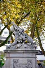 Obraz premium Steinfiguren auf Brücke in Düsseldorf