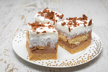 Vanilla chestnut and sweet cream cake.