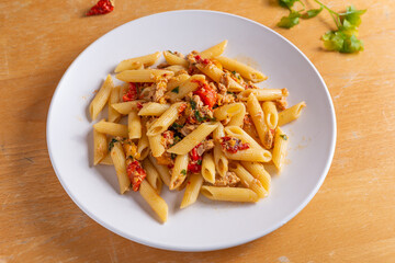 Penne with tuna and peppers. Easy and quick recipe typical of Mediterranean cuisine