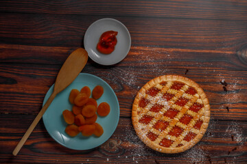 Draufsicht, Frische Aprikosen Linzer Torte