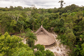 Maloca en el Amazonas Colombiano - obrazy, fototapety, plakaty