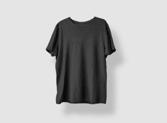 Camiseta para montaje de diseño color negro. Indumentaria. Remera.